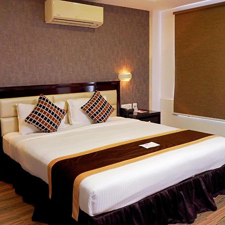 Kga Elite Continental Hotel Tiruvalla Dış mekan fotoğraf