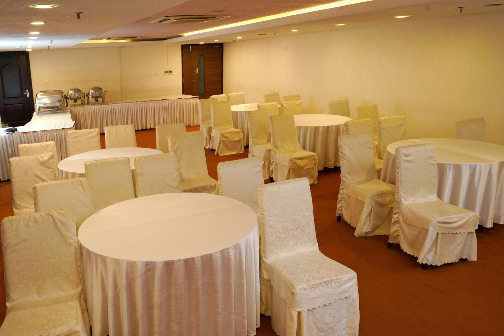 Kga Elite Continental Hotel Tiruvalla Dış mekan fotoğraf