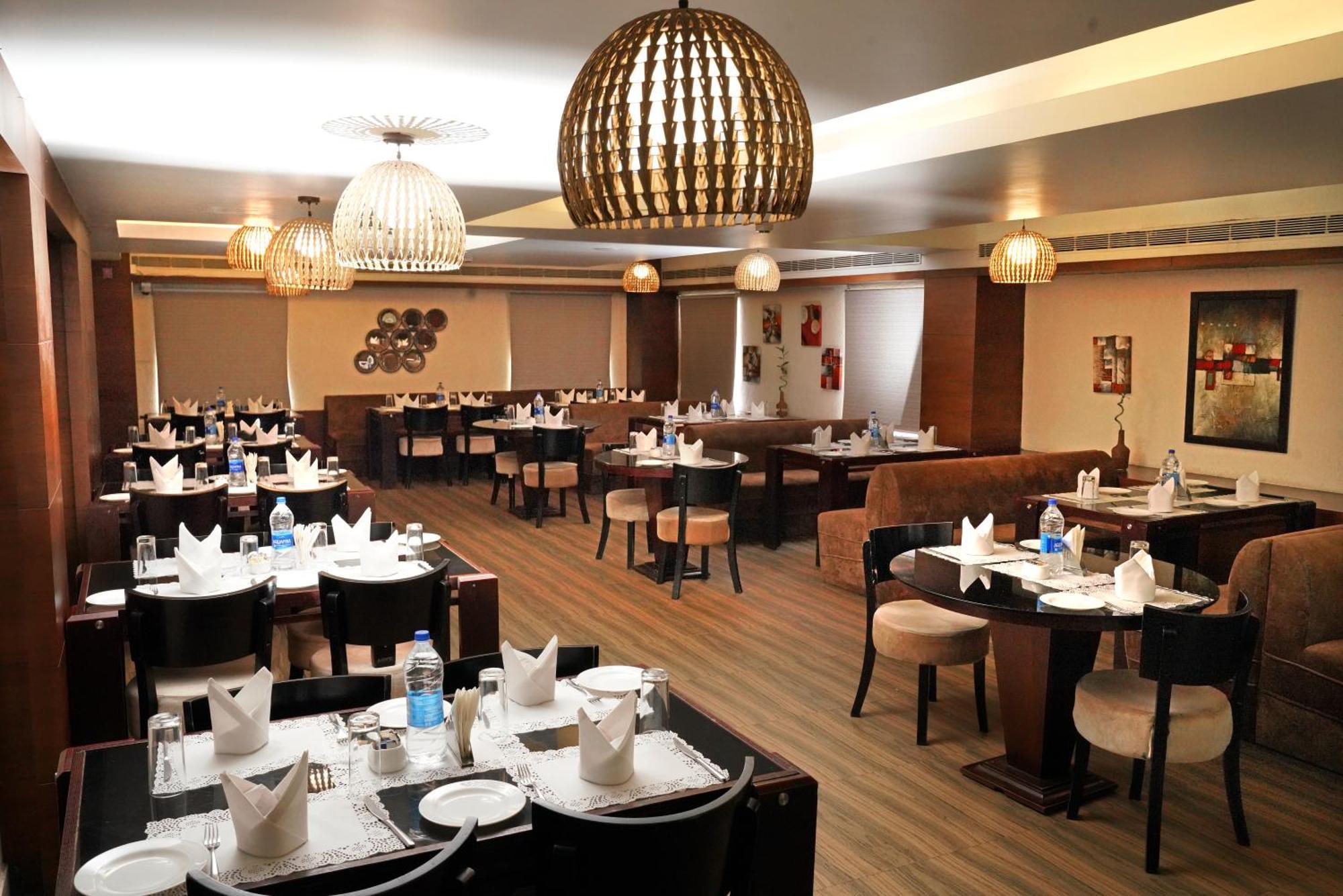 Kga Elite Continental Hotel Tiruvalla Dış mekan fotoğraf