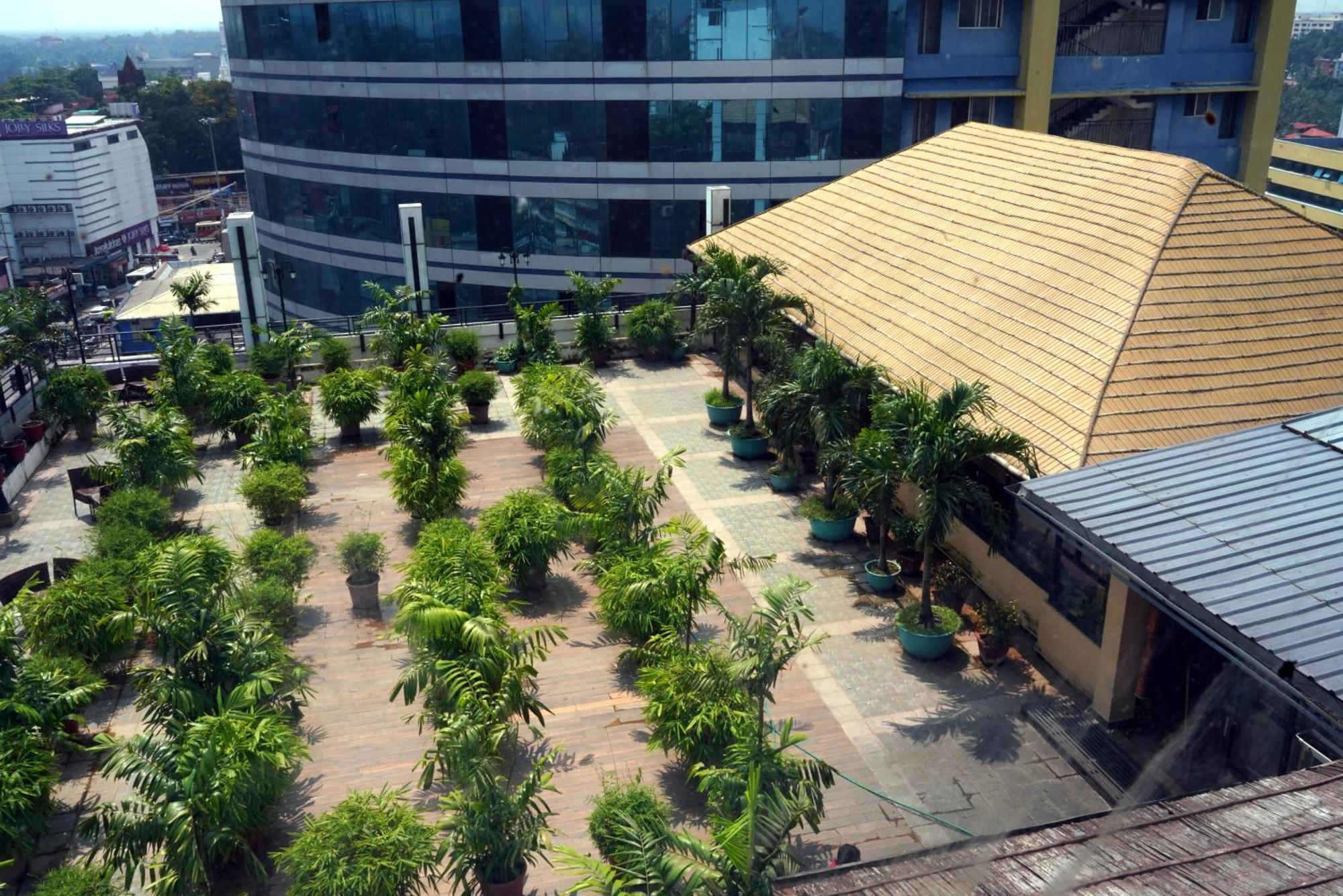 Kga Elite Continental Hotel Tiruvalla Dış mekan fotoğraf