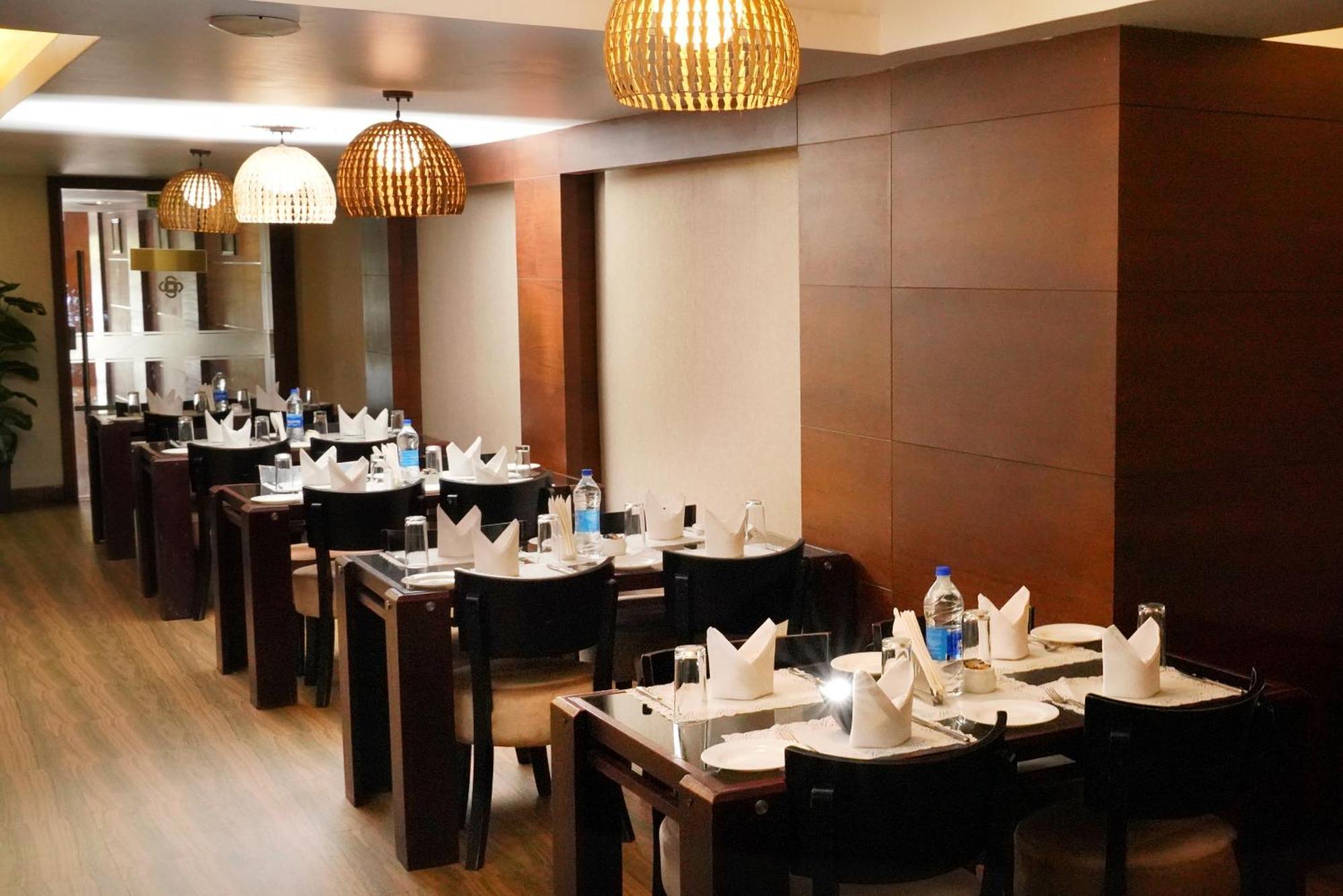 Kga Elite Continental Hotel Tiruvalla Dış mekan fotoğraf
