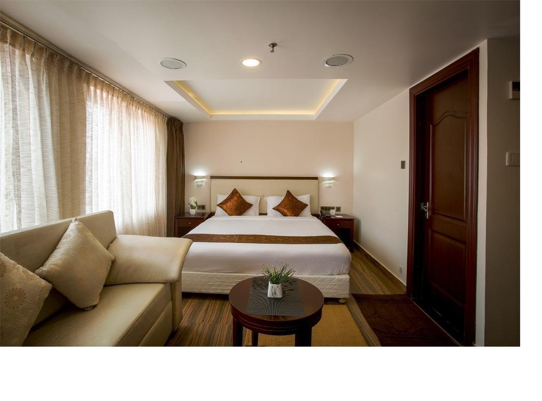 Kga Elite Continental Hotel Tiruvalla Dış mekan fotoğraf