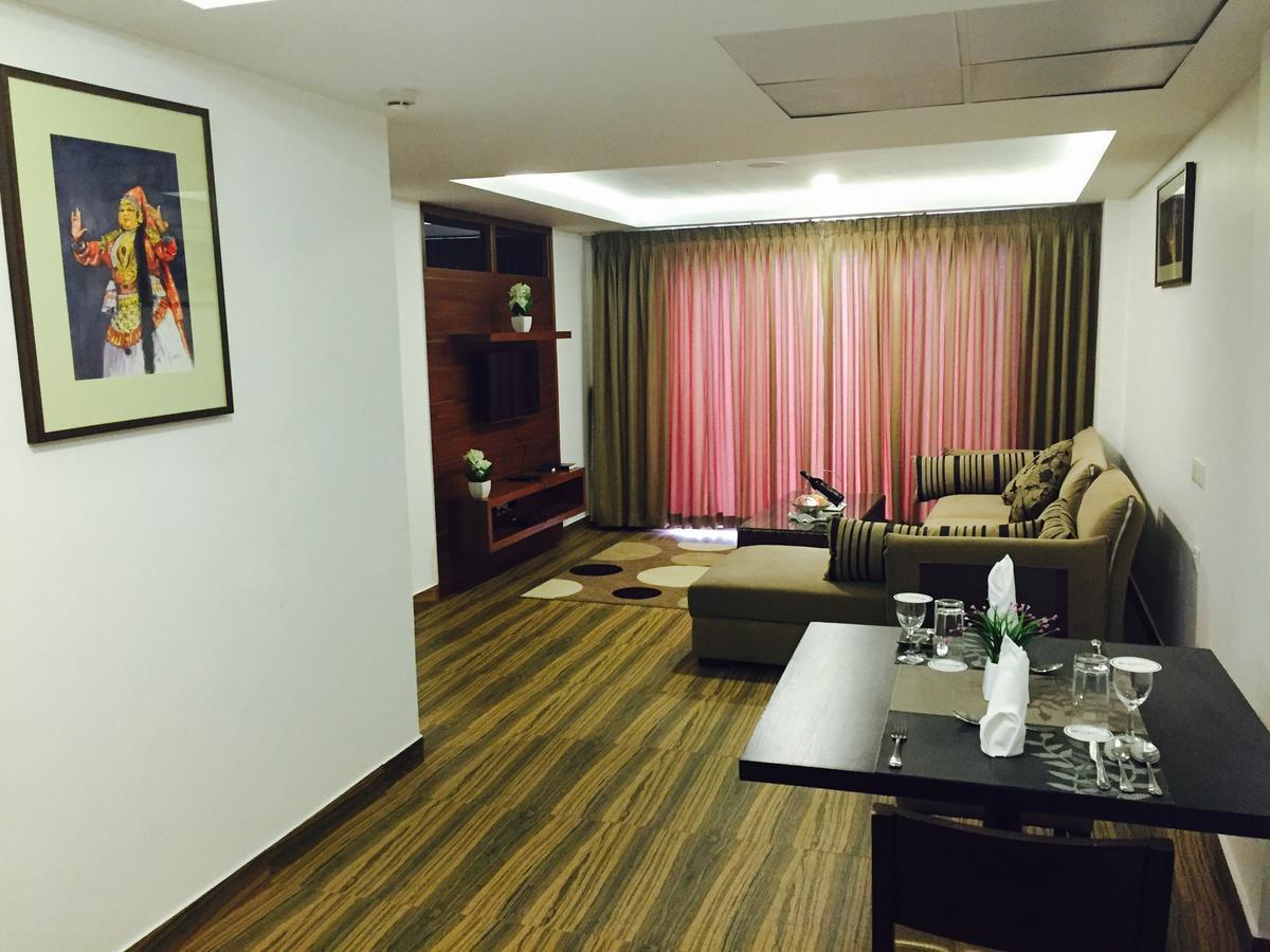 Kga Elite Continental Hotel Tiruvalla Dış mekan fotoğraf