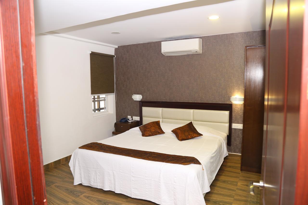 Kga Elite Continental Hotel Tiruvalla Dış mekan fotoğraf