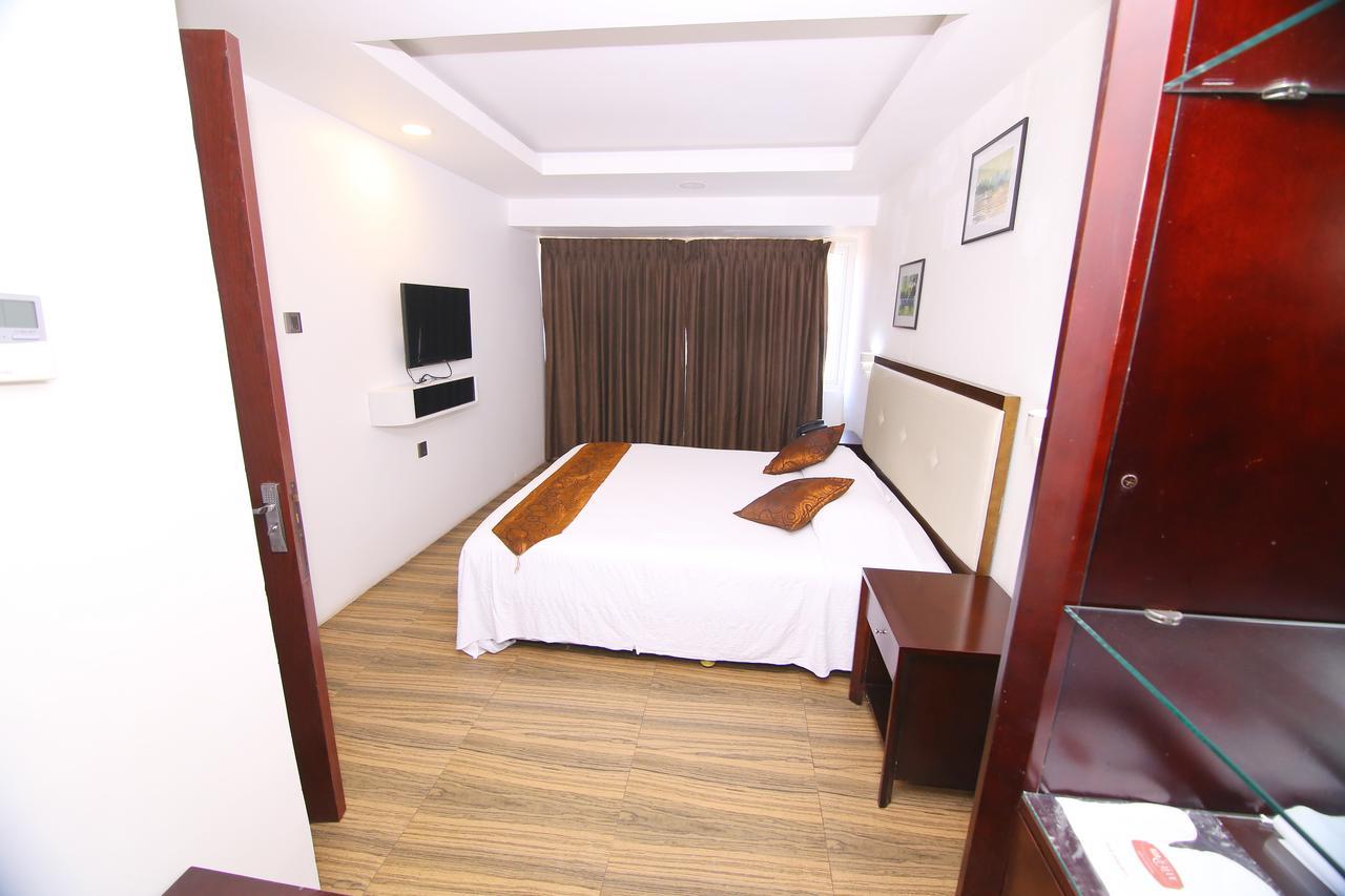 Kga Elite Continental Hotel Tiruvalla Dış mekan fotoğraf