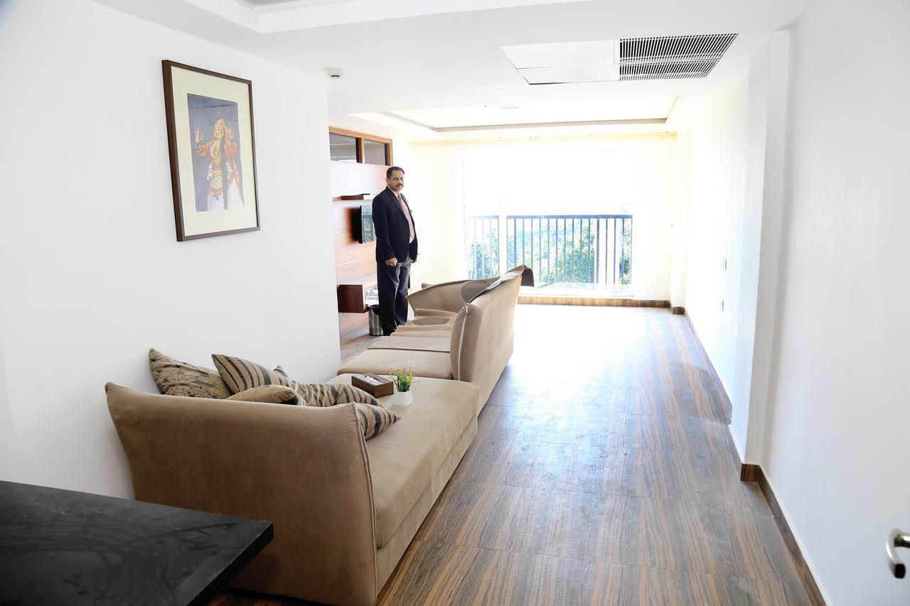 Kga Elite Continental Hotel Tiruvalla Dış mekan fotoğraf