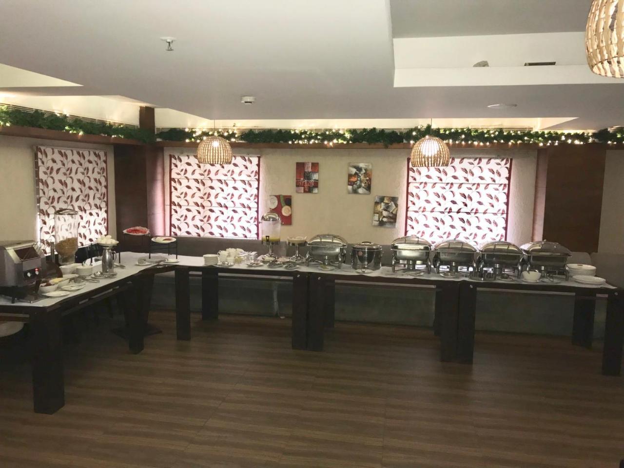 Kga Elite Continental Hotel Tiruvalla Dış mekan fotoğraf