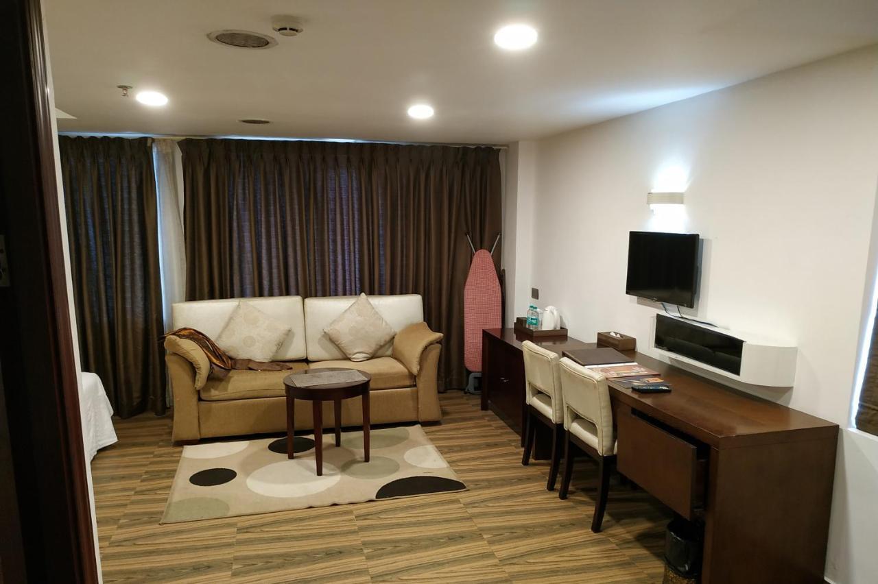 Kga Elite Continental Hotel Tiruvalla Dış mekan fotoğraf