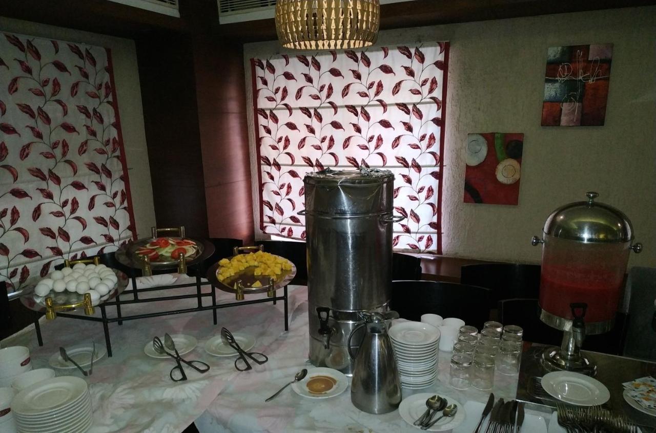 Kga Elite Continental Hotel Tiruvalla Dış mekan fotoğraf