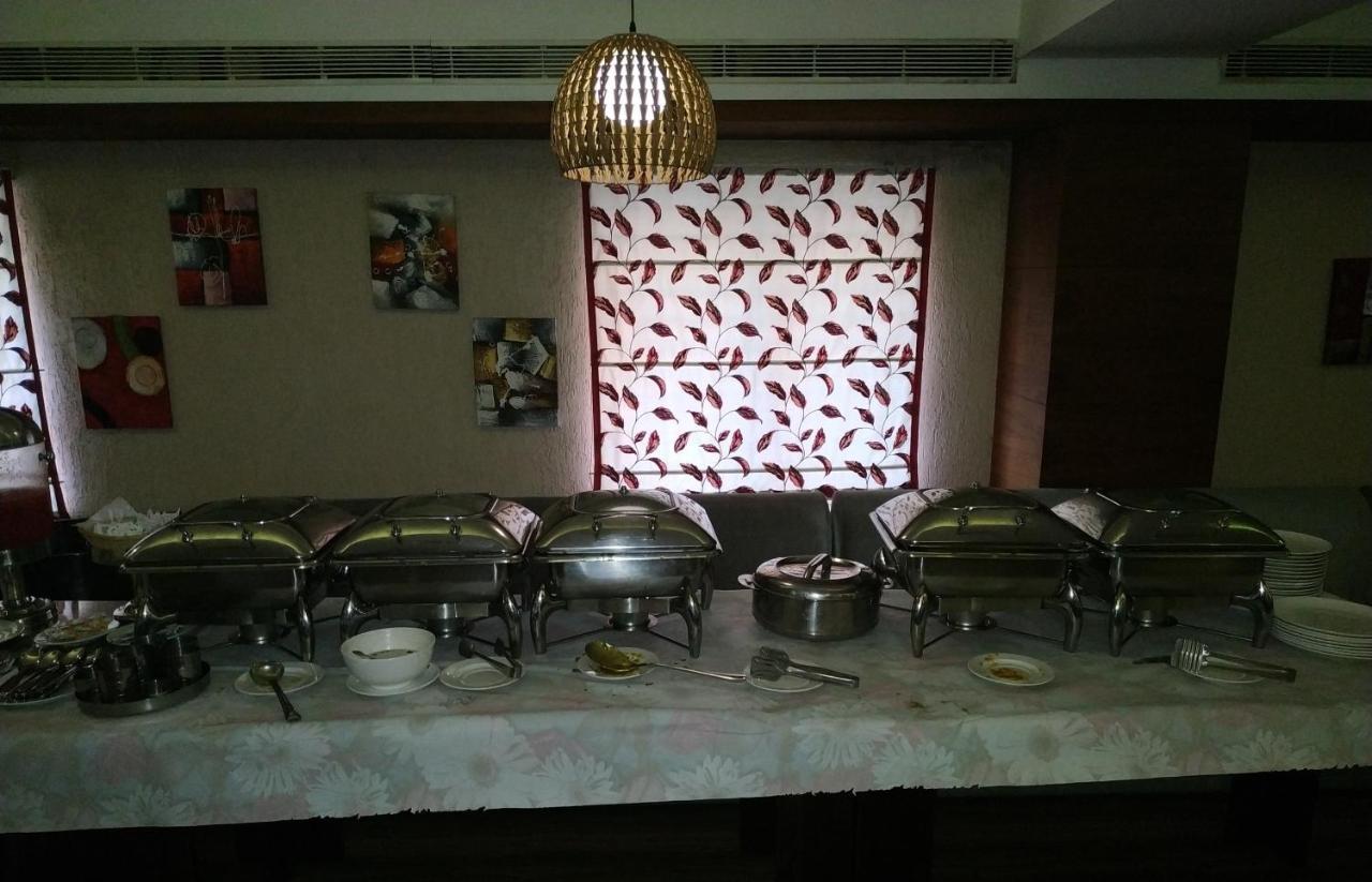 Kga Elite Continental Hotel Tiruvalla Dış mekan fotoğraf
