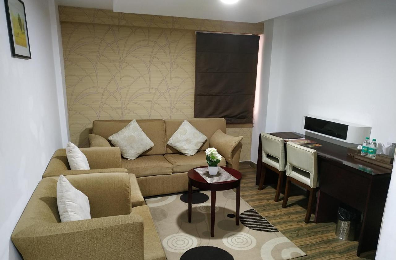 Kga Elite Continental Hotel Tiruvalla Dış mekan fotoğraf
