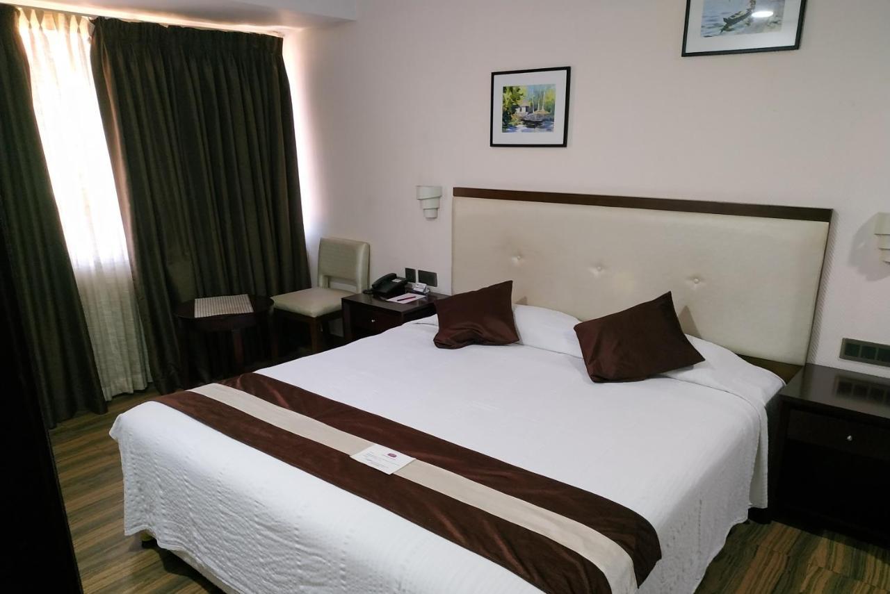 Kga Elite Continental Hotel Tiruvalla Dış mekan fotoğraf